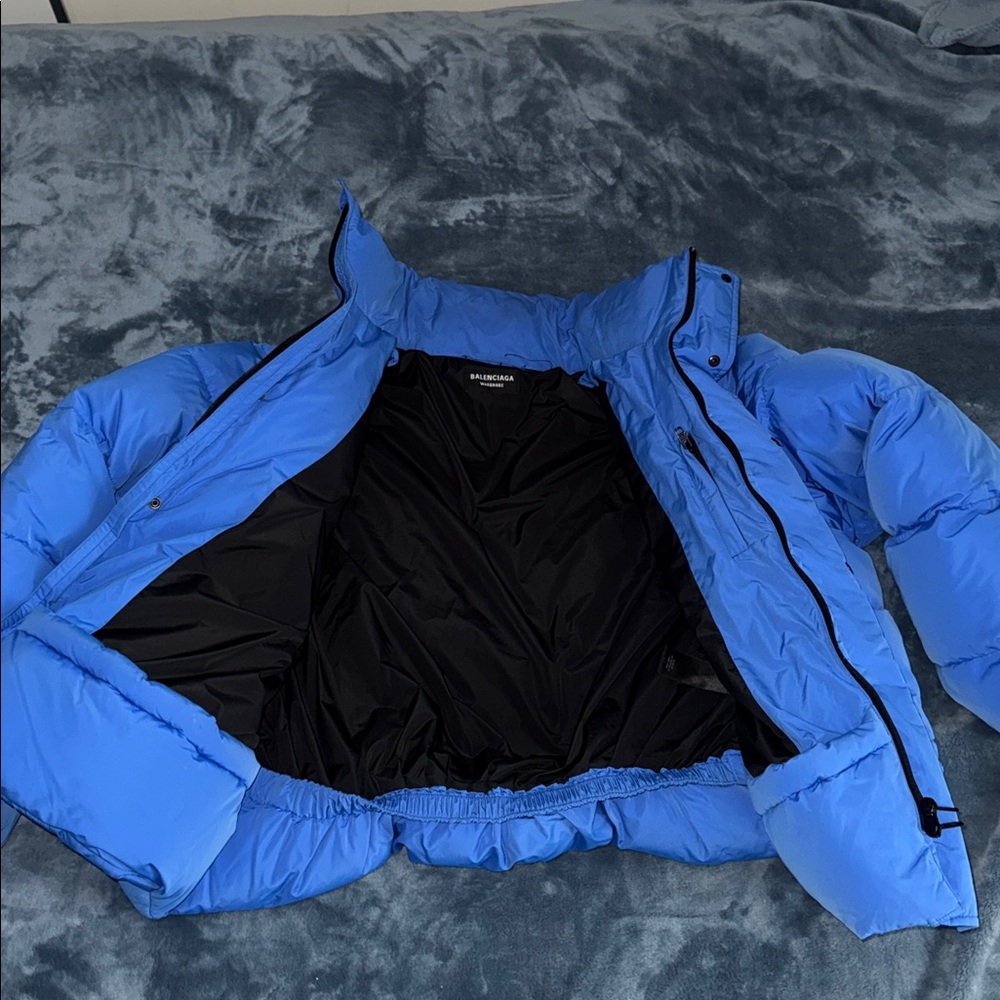 Balenciaga Wardrobe C BB Puffer - Picture 3 of 10